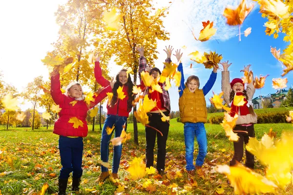 Gruppe von Kindern — Stockfoto