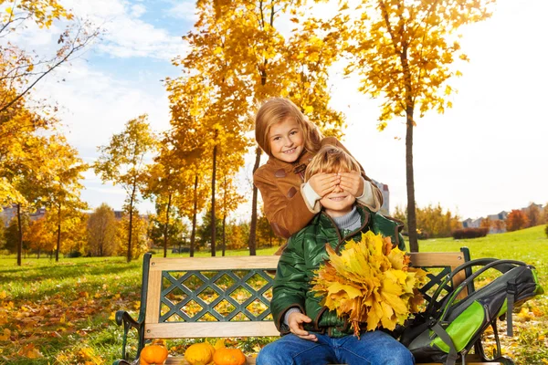 Blond meisje — Stockfoto