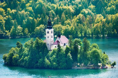 küçük adada Kilisesi