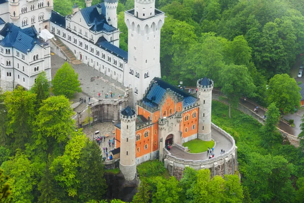 Porte du célèbre château de Neuschwanstein — Photo