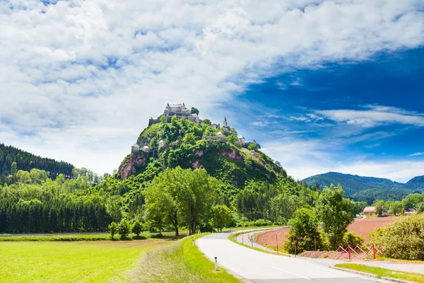 Road to Hochosterwitz castle — Stock Photo, Image