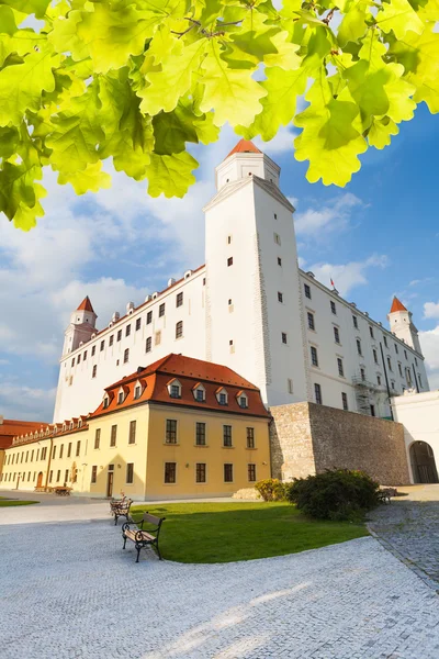 Edifício do castelo em Bratislava — Fotografia de Stock