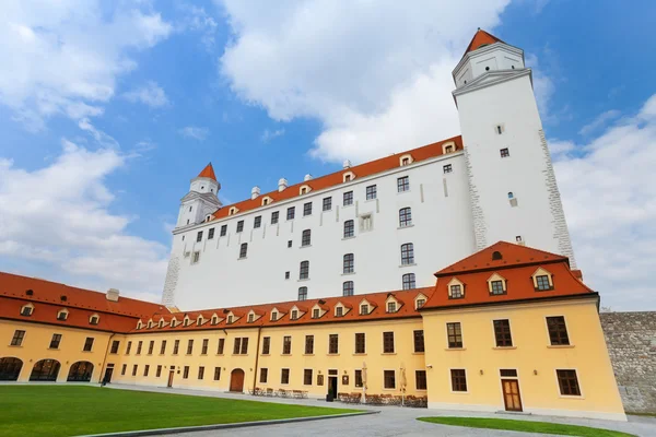 Вид на замок Братислава — стоковое фото