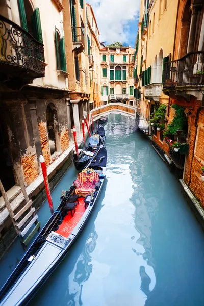 Gondel auf dem Kanal von Venedig — Stockfoto