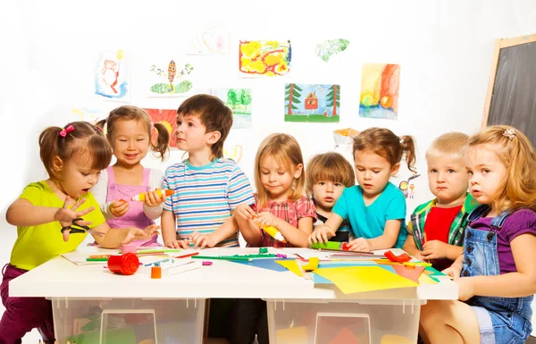 I bambini nella classe di arte — Foto Stock