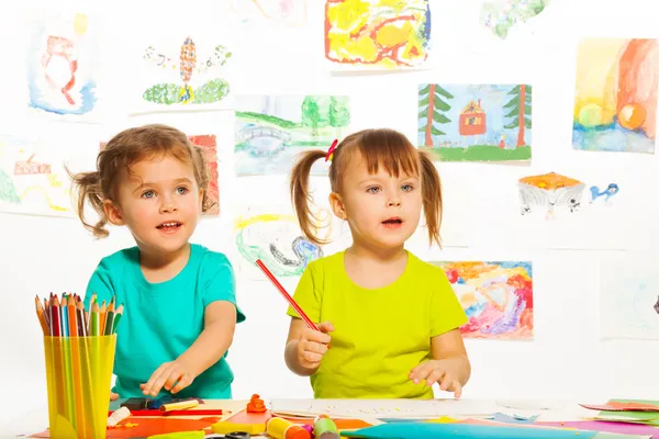 Girls in kindergarten lesson — Stock Photo, Image