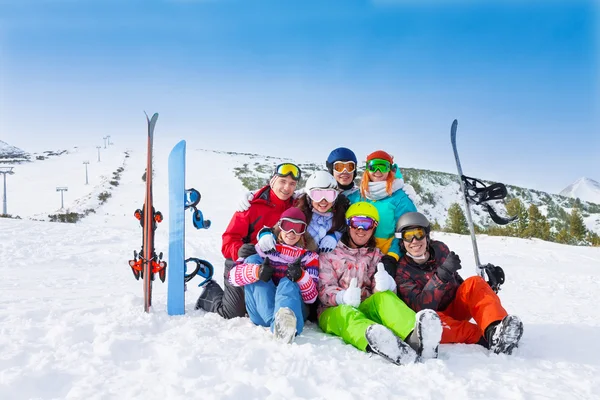 Friends on the mountains background — Stock Photo, Image