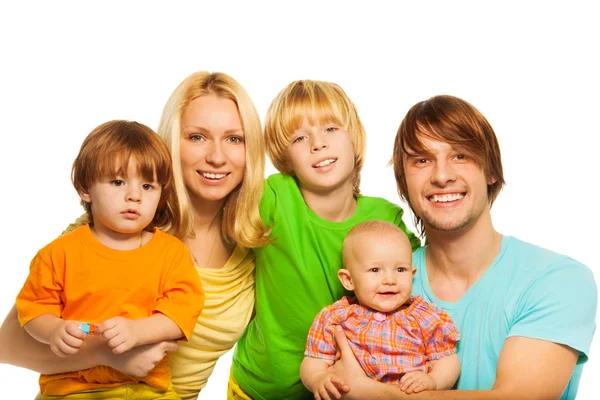 Gelukkige familie op wit — Stockfoto