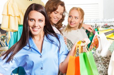 women shopping together