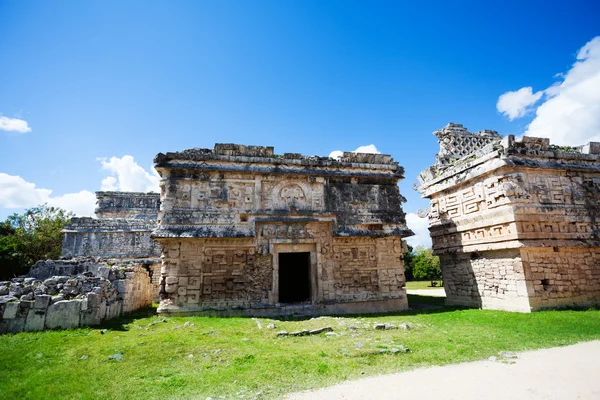 Murallas arruinadas, El Caracol cerca de Chichén Itzá — Foto de Stock