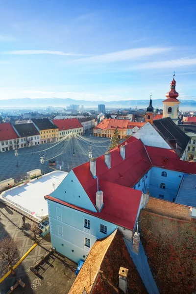 Wiersze czerwonych dachów, w pobliżu placu piata mare (duży plac) — Zdjęcie stockowe