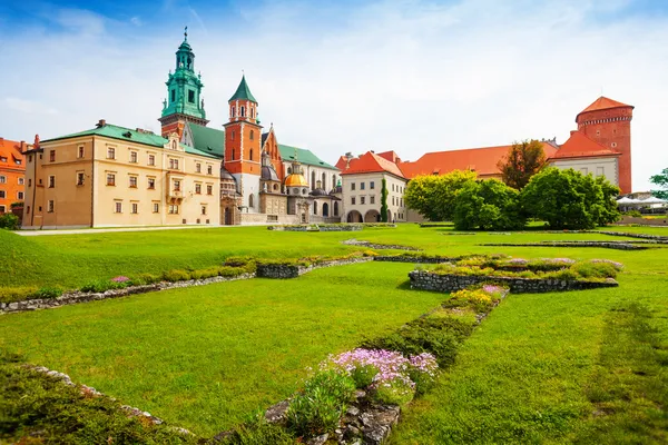 Royal Archcathedral Basilica and Wenceslaus — Stock Photo, Image