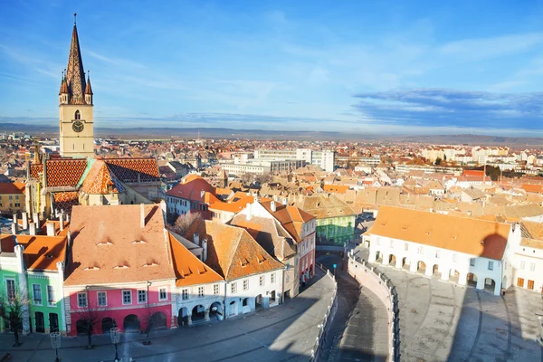 Piata Mare (Большая площадь) в Сибиу, Румыния — стоковое фото