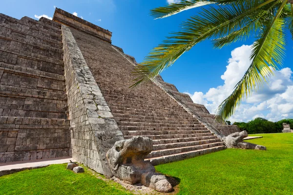 Schöner blick auf chichen itza denkmal, mexiko — Stockfoto