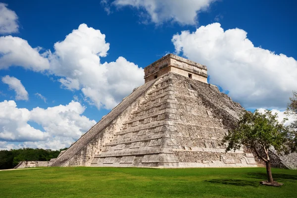 Vacker utsikt över Chichén Itzá monument, Mexiko — Stockfoto