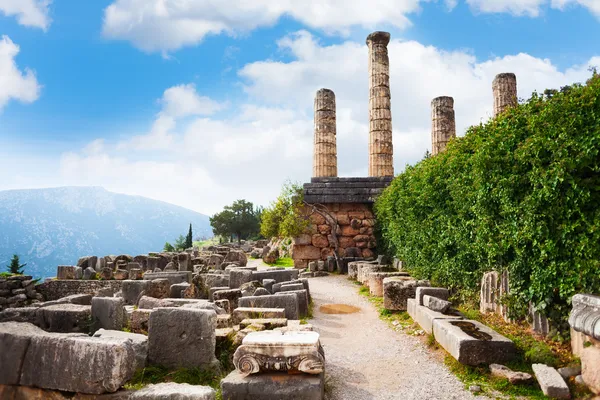 Le rovine di un antico tempio — Foto Stock