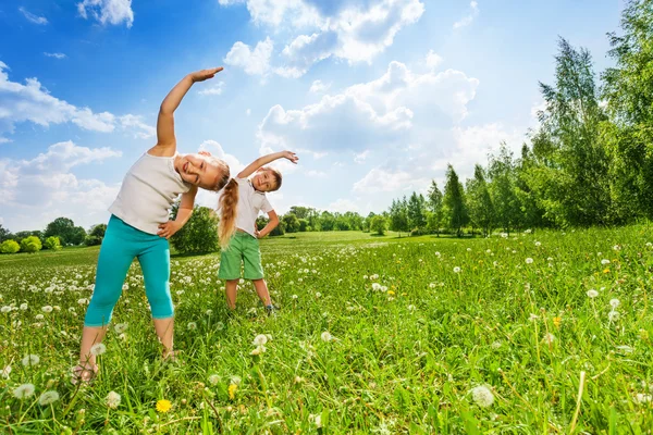 Children doing gymnastics — Stock Photo, Image