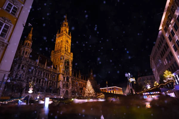 Зимняя Ночь Накануне Рождества Мюнхене Вид Мариенплац Новая Ратуша Neues — стоковое фото