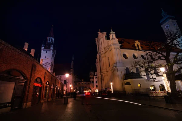 Mnichov Heilig Geist Gotický Kostel Rokokovým Šmrncem Heiliggeistkirche Noci Ulice — Stock fotografie