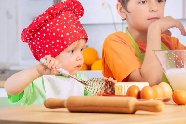 Little Toddler Help Brother Mix Dough Hooding Whisk — Stock Photo, Image