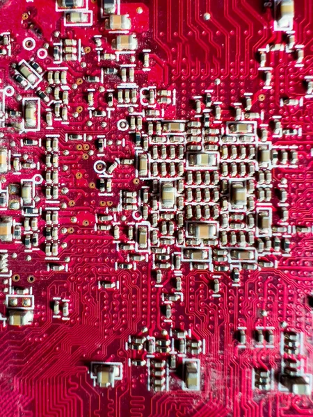Tranzisztorok Chipek Közelsége Piros Elektronikus Áramköri Lapon Felülről — Stock Fotó