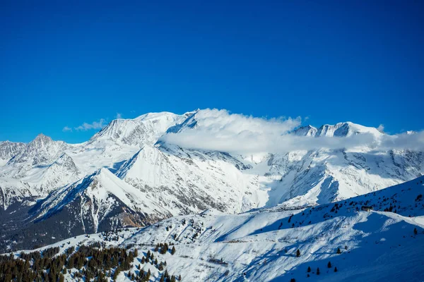 Panorama Mountain Tops Covered Snow Mont Blanc Alps Massif Blue — Stock fotografie