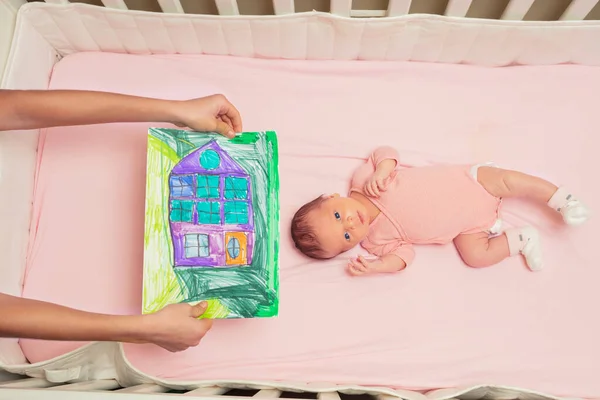 View Little Baby Girl Pink Brother Show Hands His Drawing — Stockfoto