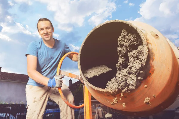 Happy Smiling Guy Tour Concrete Out Cement Mixer Diy Home — Stock Photo, Image