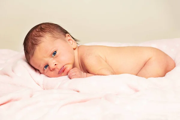 Portrait Little Newborn Baby Girl Lay Her Belly Pink Towel — Stockfoto