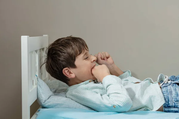 Autistic Boy Bite Hands Strong Negative Face Expression His Room — Stockfoto