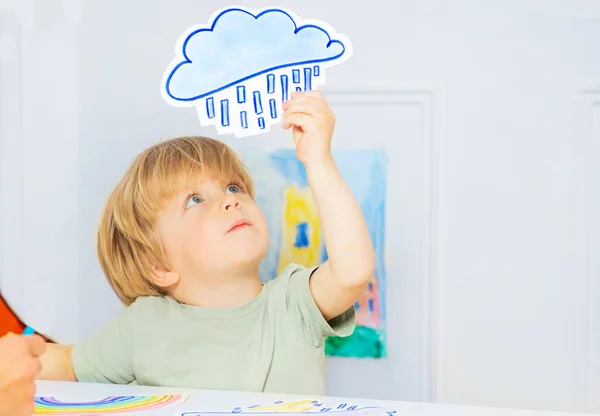 Little Cute Boy Kindergarten Class Hold Weather Rain Card Hand — Stockfoto