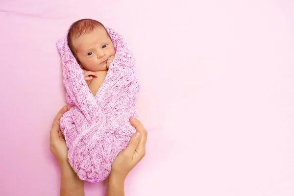 Top Portrait Newborn Baby Girl Laying Wrapped Pink Cover Hold — Stockfoto