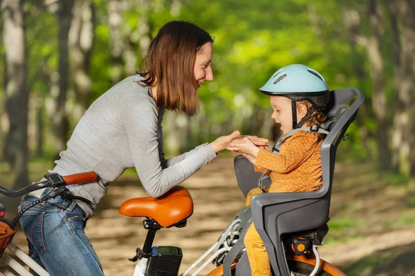 Mother Play Palms Hands Girl Sit Child Seat Electric Bike — Foto Stock