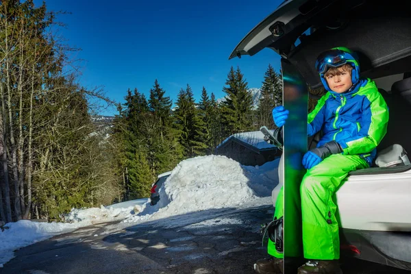 Close Portrait Boy Snowboard Sport Helmet Mask Sit Trunk Car — Fotografia de Stock