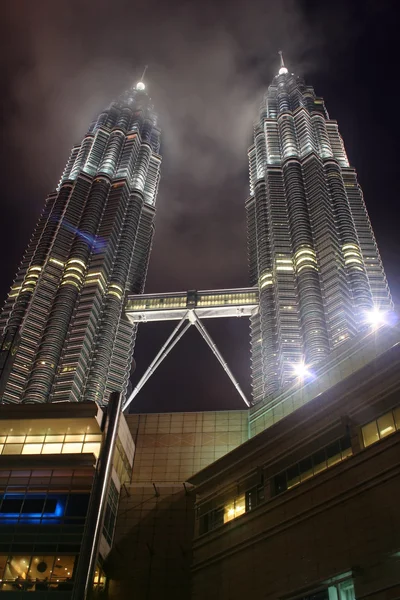 Twin Towers At Night — Stock Photo, Image