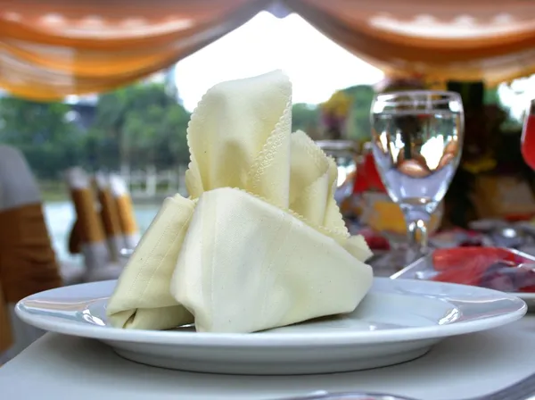 Ajuste de mesa en recepción de boda —  Fotos de Stock