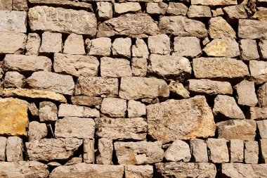 düzensiz adet taş duvar
