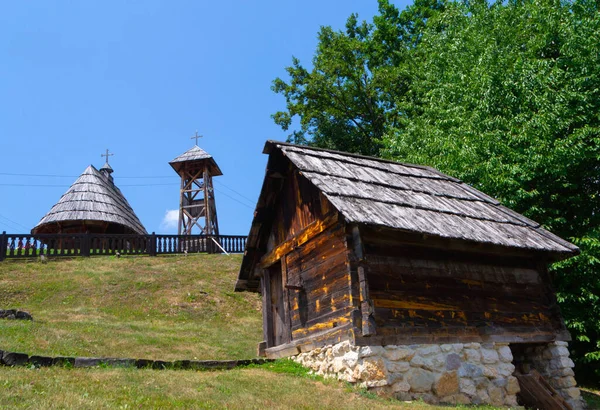 Etno Ciudad Madera Mecavnik Montaña Tara Serbia Imágenes — Foto de Stock