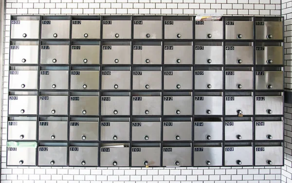 Πολλά Γραμματοκιβώτια Στην Είσοδο Των Συγκροτημάτων Διαμερισμάτων — Φωτογραφία Αρχείου