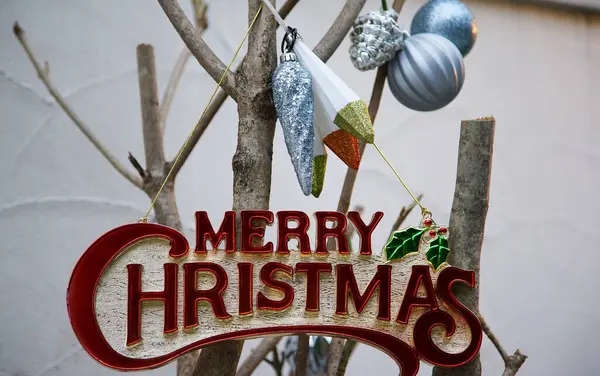 Χριστουγεννιάτικα Γράμματα Δέντρο Σεζόν Και Διακοσμήσεις Μπάλα — Φωτογραφία Αρχείου