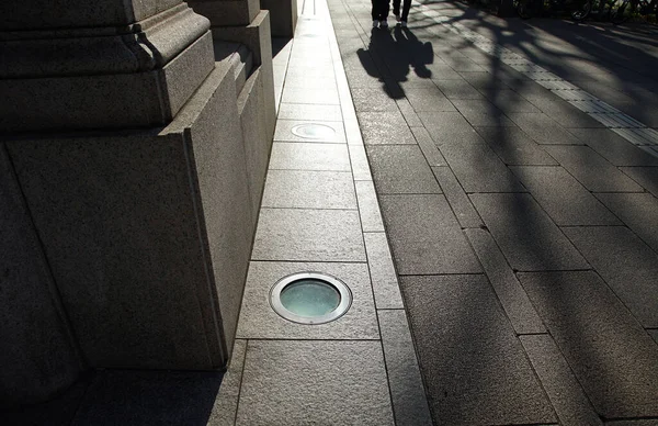 Cobblestone Járdák Város Utcáin Este Lenyugvó Nap — Stock Fotó
