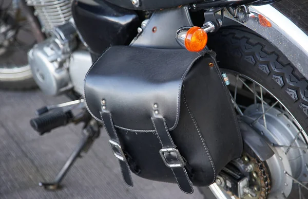 Bolsa Lateral Negra Unida Una Motocicleta —  Fotos de Stock