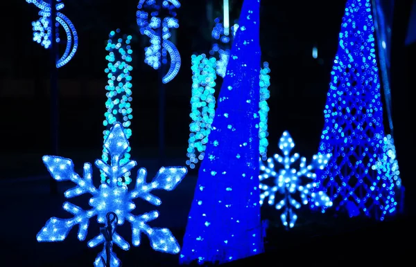 Vista Notturna Delle Luci Natale Sulle Strade Della Città — Foto Stock