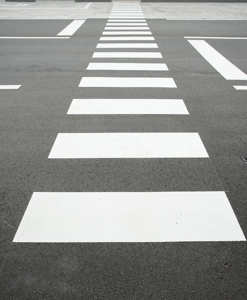 Witte Lijnen Kruispunten Straat — Stockfoto