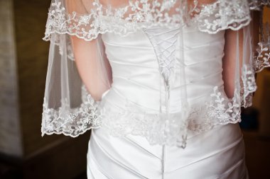 Gelinlik giymiş gelin