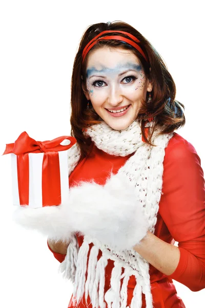 Beyaz kağıt sarılmış hediye ile seksi kadın — Stok fotoğraf