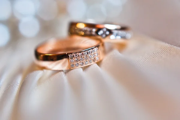 Gold wedding rings — Stock Photo, Image