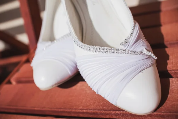 Sapatos de noiva bonita — Fotografia de Stock