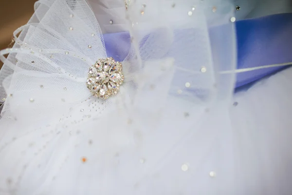 Lindo vestido de noiva — Fotografia de Stock