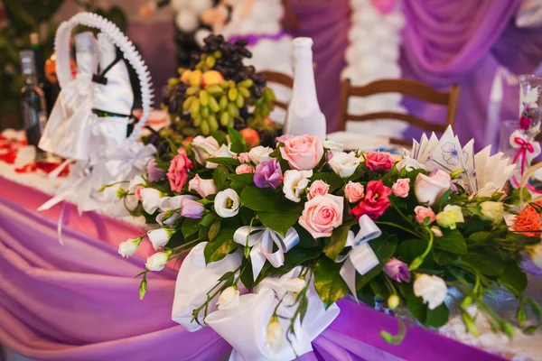 Conjunto de mesa para una fiesta — Foto de Stock